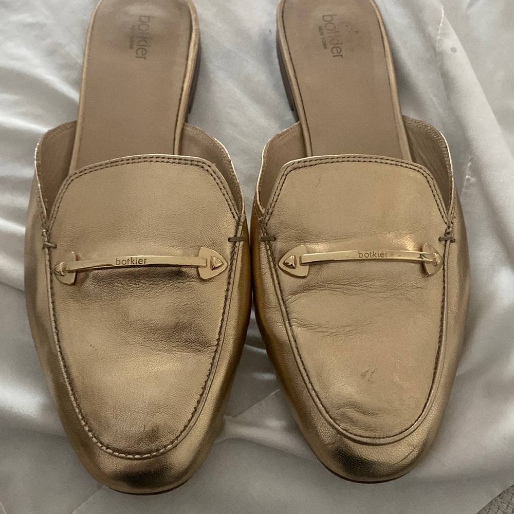 Botkier slides size 8.5